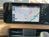 日産純正9インチメモリーナビ(NM1)装備。ワンタッチ部分地図更新、Apple CarPlay、Android Autoのワイヤレス接続、Wi-Fiに接続することで、ネット動画の視聴も可能です。