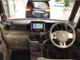 【インパネ】伸びやかで操作性の高いインパネ周り。毎日乗る車だからこそお気に入りの空間で。