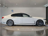 ご納車後も全国約200拠店のBMW正規ディーラーサービス工場にて保証対応いたします。お近くのBMW正規ディーラーをご案内の上、アフターメンテナンスをお受け頂けますので、安心してお乗りいただけます!!
