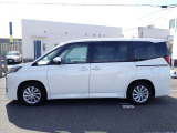 国の指定を受けた自社工場で、整備士が車検と点検整備を行っております。