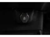 12V電源ソケットを設置しています。周辺機器の充電にご利用いただけます。