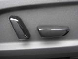 運転席にはパワーシート雄日です☆