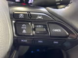 【レーダークルーズコントロール】高速道路での長距離走行が楽に!!自動で速度を保つクルーズコントロールが、衝突軽減システムと連携し、前方の車両を感知して車間を保つように速度調節してくれます!!