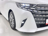 フォグランプ装着車です。暗い夜道の車両前方を明るく照らします