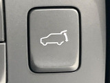 【パワーバックドア】スマートキーや運転席のボタンを押すだけでリアゲートが自動で開閉します!荷物を持っている時や、高い位置にあるバックドアを閉める際に便利な機能です♪