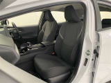 厚みがあって、座り心地のいいシート。運転席も助手席もリラックスしてゆったりと座れます♪