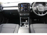 XC40 B4 AWD モメンタム 4WD 