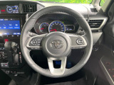 インテリアに合わせたデザインのステアリングは、運転される方のことも考え、運転しやすい形状、大きさです。是非一度、実際に触ってお確かめください。