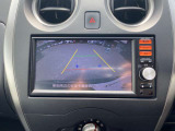 【バックモニター】ギアをバック(R)レンジに入れると車内のモニターに、後方の状況を映し出します.夜間でも、カラーで明るく、見やすくなってます。