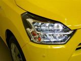 LEDヘッドライトです。デザイン性がよくとても明るいので、夜間の走行や悪天候でも安心です。しかも長寿命!