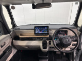 除菌ルームクリーニング済み!見通しの良い運転席回りとなっておりますので安心して運転をして頂けます!窓が大きいので明るく開放的な室内です
