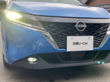 配光特性に優れ路肩まで明るく照らすLEDライトを採用、対向車への眩惑を防ぐマニュアルレベライザーも完備!