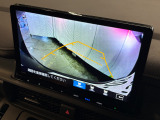 バックギアに入れるだけで自動でリヤカメラに切り替わります!車庫入れやバックが苦手な方に大変便利な機能です!