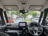 視界広々で運転しやすいインパネ