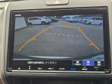 駐車時の安全確認をサポートするバックカメラも使用できます。インターナビで様々な情報を得ることもできます。
