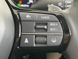 【アダプティブクルーズコントロール】高速道路での長距離走行が楽に!!自動で速度を保つクルーズコントロールが、衝突軽減システムと連携し、前方の車両を感知して車間を保つように速度調節してくれます!!