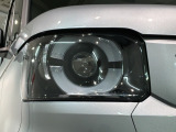 LEDヘッドライトは、点灯の瞬間から最大光量を発揮し、突然暗くなるトンネルなどでの安定感を高めます。