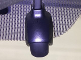 【ドラレコ】万が一の瞬間を映像で記録し、言葉だけでは伝えきれない状況を正確に形に残してくれます。運転中の不安を「見える安心」に変えて、毎日のドライブを心強く支えてくれる装備です。