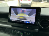 バックカメラ付きで駐車の際も安心です。