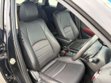 人間工学に基づいた設計で、理想的な運転姿勢を常にキープします。Ergonomic design maintains your ideal driving posture.
