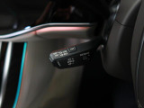 アダプティブクルーズコントロール機能搭載。前方の車両の速度に合わせて車間距離を一定に保ち、自動的にアクセル・ブレーキを調整します。