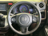 【純正革巻きステアリング】上質な革を使用することで、手にしっかり馴染みとても運転しやすいハンドルです♪