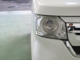 LEDヘッドライトは、点灯の瞬間から光量を発揮し、突然暗くなるトンネルなどでの安定感を高めます。