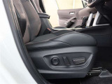 パワーシート搭載。微妙な調整が手軽にでき、ピッタリなポジションで運転することが可能です。
