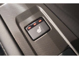 シートヒーター装備付き車!!座席に埋め込まれた電熱線によりシートを暖めることが出来る装備で、温められたシートは、寒い冬には最適です!!