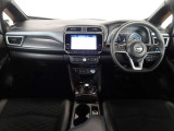 「NISSAN 認定中古車」です。ワイド保証1年付(期間中走行距離無制限)全国の日産サービス工場で保証が受けられます。ご購入後も1ヶ月または1,000km点検が無料で受けられます♪