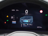 【メーターパネル】充電状態や出力・回生状態など、細かく確認することができます。分かりやすいアイコンもポイントです!