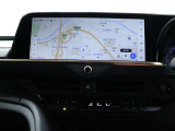 純正メーカー12.3インチディスプレイオーディオ&ナビキット装備!インパネ中央部のディスプレイに、オーディオ機能とスマホ連携機能を搭載!ナビキットを装着しており、車載ナビ もご利用いただけます。