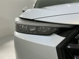 LEDヘッドライトは、点灯の瞬間から最大光量を発揮し、突然暗くなるトンネルなどでの安定感を高めます。