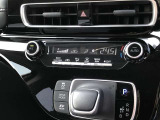 オートエアコンを装着しておりますので車内をお好みの快適な温度に保つことが可能です!