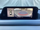 狭い場所での駐車やすれ違いなどでより的確な運転操作に役立つ360&deg;ビューモニターが装備されています。