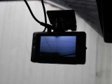 交通事故処理の迅速化等、運転中の「万が一」を記録してくれ、もしもの時も心強いドライブレコーダーを装備しています。