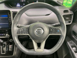 【純正革巻きステアリング】上質な革を使用することで、手にしっかり馴染みとても運転しやすいハンドルです♪