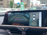 【パノラミックビューモニター】専用のカメラにより、上から見下ろしたような視点で360度クルマの周囲を確認することができます☆死角部分も確認しやすく、狭い場所での切り返しや駐車もスムーズに行えます。