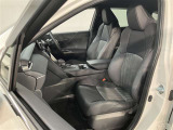 運転席、助手席です。クリーニング済みで綺麗になっております。