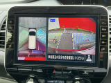 上から車を見下ろしたような画面が駐車をサポート、運転が苦手な方でも安心してお使い頂けます!!