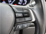 ◆アダプティブクルーズコントロール◆予め設定した車速内でクルマが自動的に加減速。前走車との適切な車間距離を維持しながら追従走行します。【LKAS】車線維持支援システムでステアリング操作を支援。