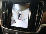 更に360&deg;ビュー表示も可能です 車を上から見下ろしたように車外を確認できるため、一切の死角がない状態で駐車が可能です