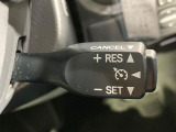 【クルーズコントロール】高速道路もラクラク走行。アクセルを離しても一定速度で走行ができ、長距離運転時の負担を軽減!加速・減速も簡単なスイッチ操作で調整できます。