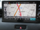 扱いやすく見やすい純正メモリーナビ装備!ホンダ純正品です。
