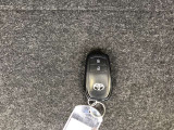 スマートキーをポケットやカバンに入れておくだけでドアの施錠・開錠やエンジンスタートの操作が簡単です!