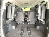 後席を格納すると、これだけの広さが!シーンに合わせたシートアレンジで、大きな荷物も積むことが出来ます♪