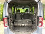 普段のお買い物や通勤、送迎等に十分な荷室スペースを確保しております。セカンドシートを倒すと、大きな荷物の積載も可能です♪