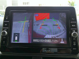 【アラウンドビューモニター】空から見下ろした映像がナビ画面にて確認可能です。駐車もラクラクですよ♪