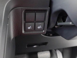 運転席と助手席にシートの座面と背面を温めるシートヒーターを装備!冬の寒い日のドライブを快適にします!