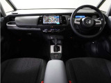 ◆視界広々で非常に運転しやすくロングドライブでも疲れを感じさせないすっきりとまとまったインパネ周りです。